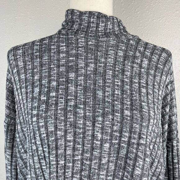 American Eagle Outfitters Gray Oversized Turtleneck Sweater Size XS EUC - Picture 2 of 8